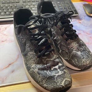 Nike Air Max Shoes Size 7.5